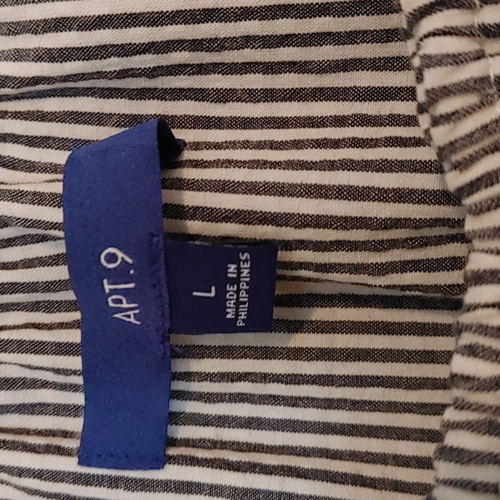 Striped Ruffle Sleeveless Top - Picture 3 of 6